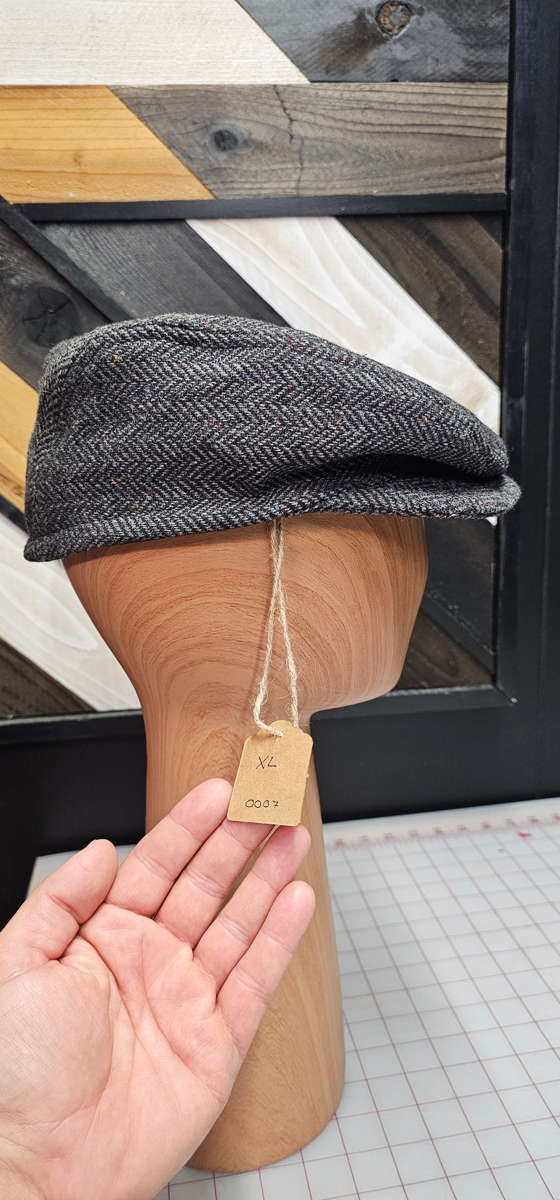 Black and Gray multicolor flecks flatcap